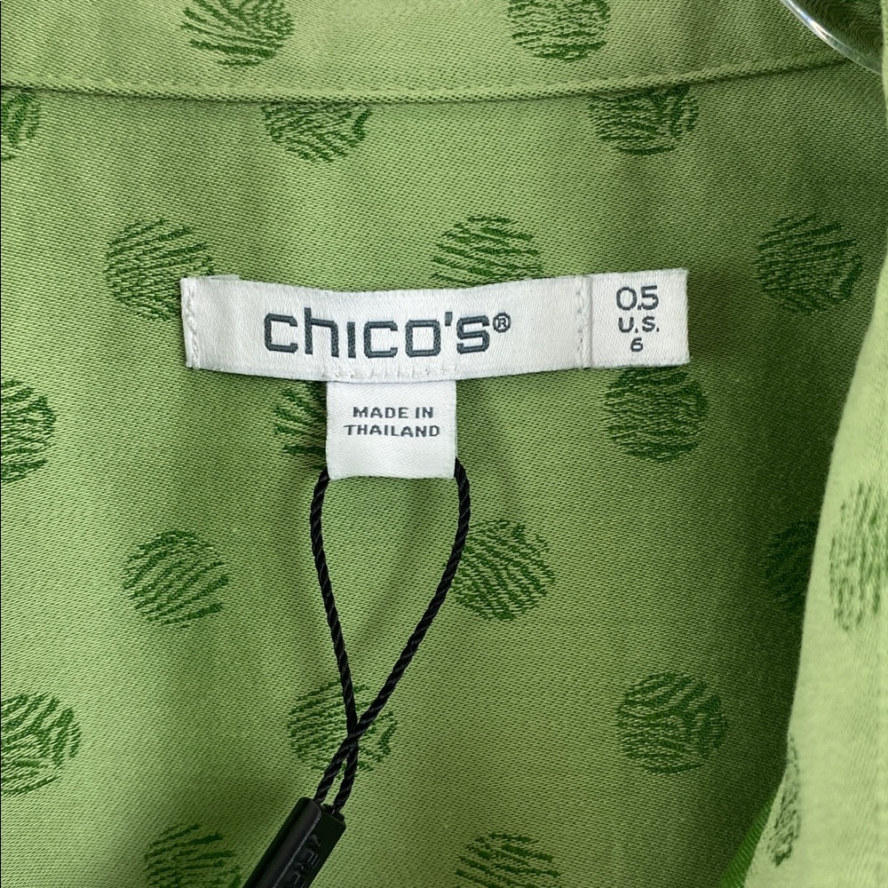 NWT Chico’s Women’s Size 0.5 ( Small 6 ) Zebra Dot Button Down Shirt. - Picture 4 of 10